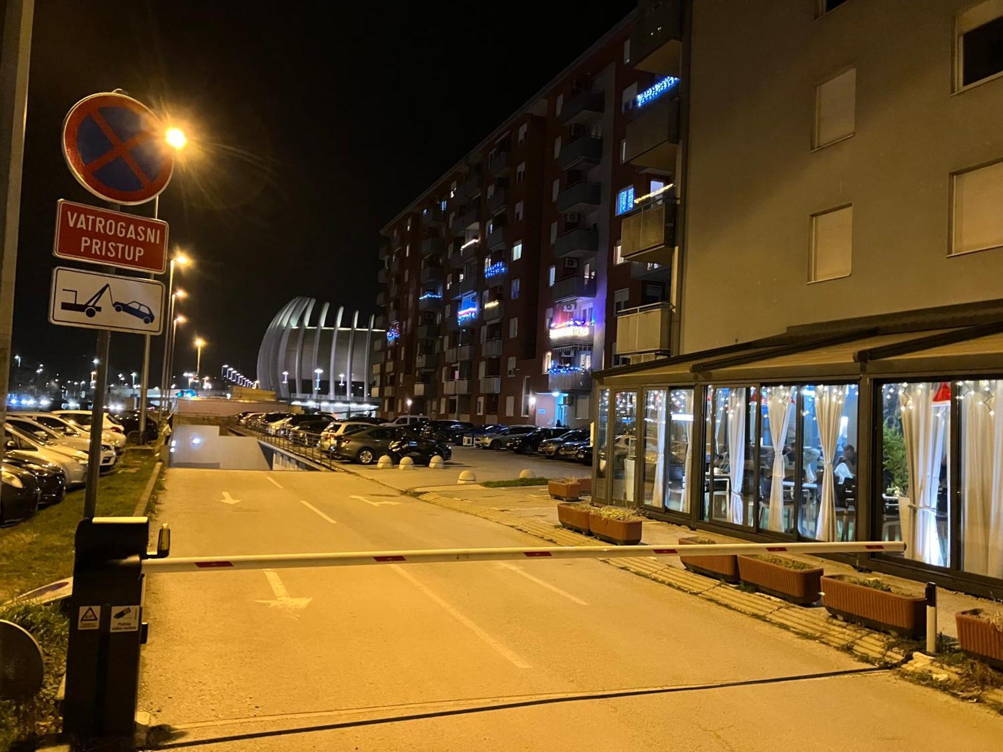 Delux Apartment La Arena With Private Garage Zagrzeb Zewnętrze zdjęcie